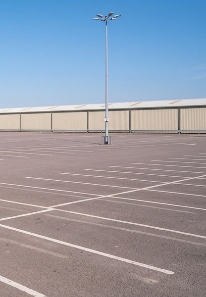 Parking de supermarché propre